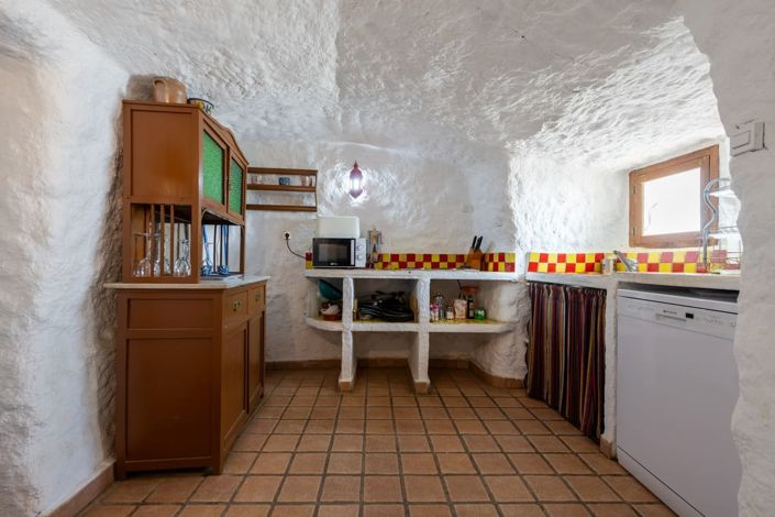 Image No.7-2 Bed House for sale