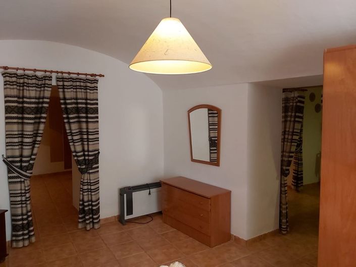 Image No.12-4 Bed House for sale