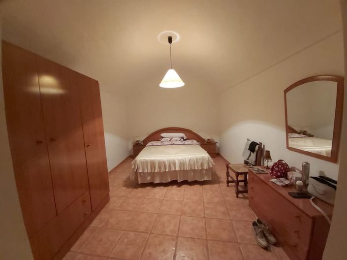 Image No.13-4 Bed House for sale