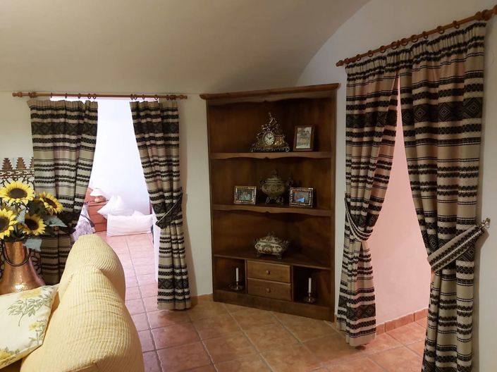 Image No.15-4 Bed House for sale
