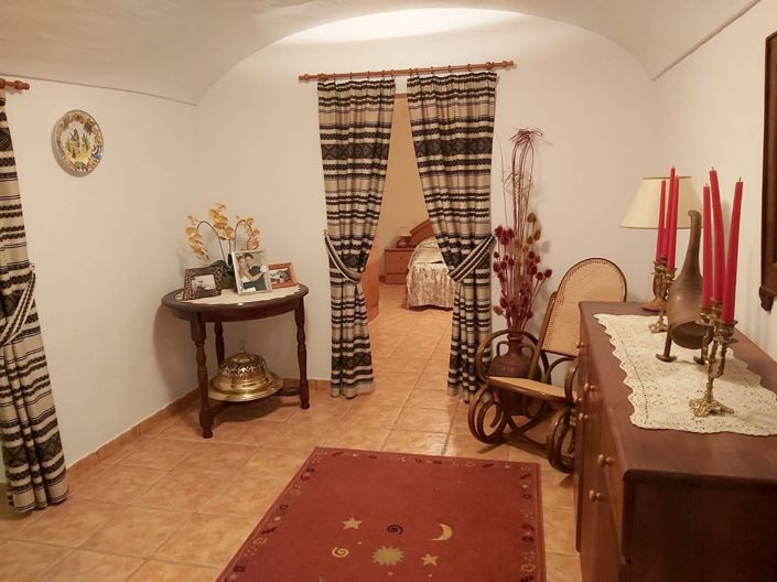 Image No.17-4 Bed House for sale