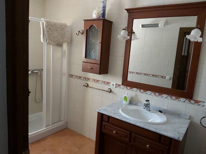 Image No.19-4 Bed House for sale