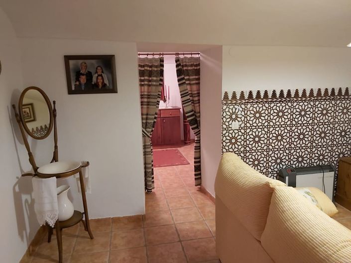 Image No.20-4 Bed House for sale