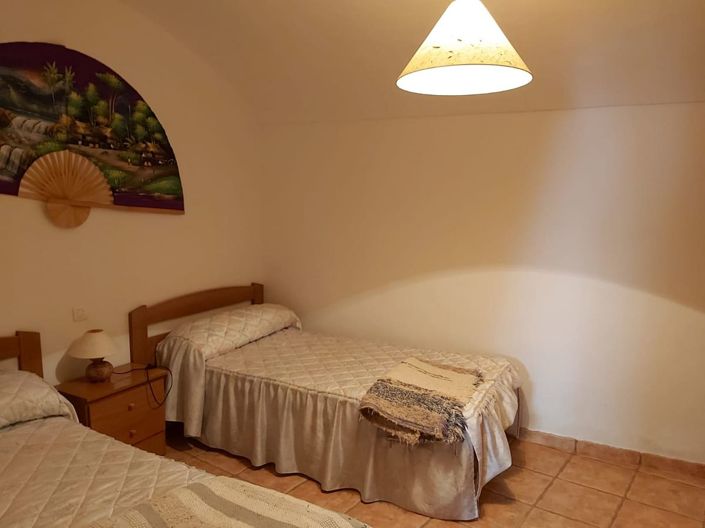 Image No.24-4 Bed House for sale