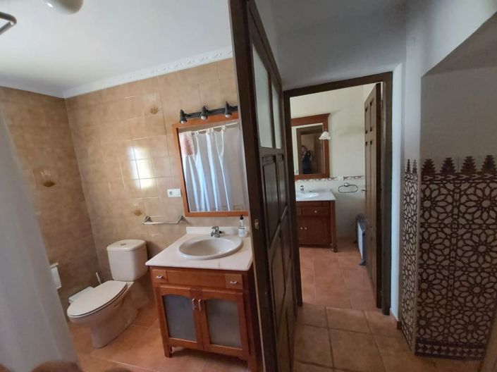 Image No.26-4 Bed House for sale