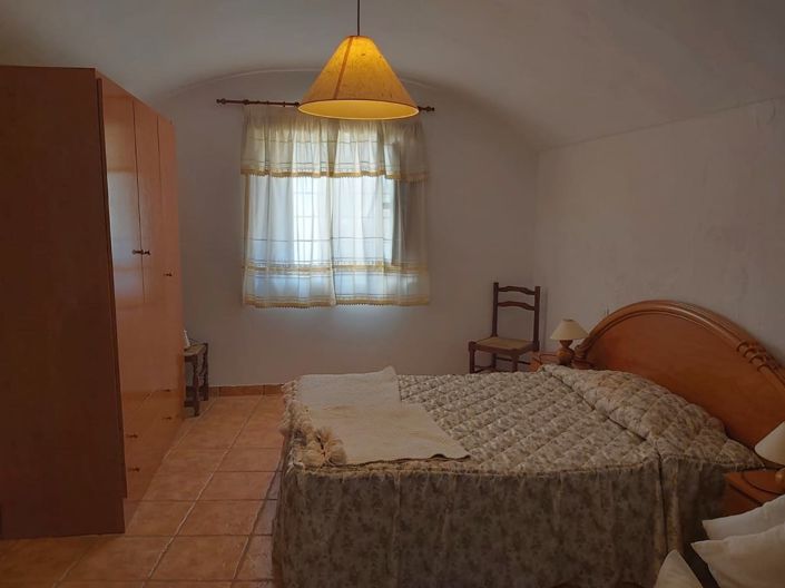 Image No.28-4 Bed House for sale