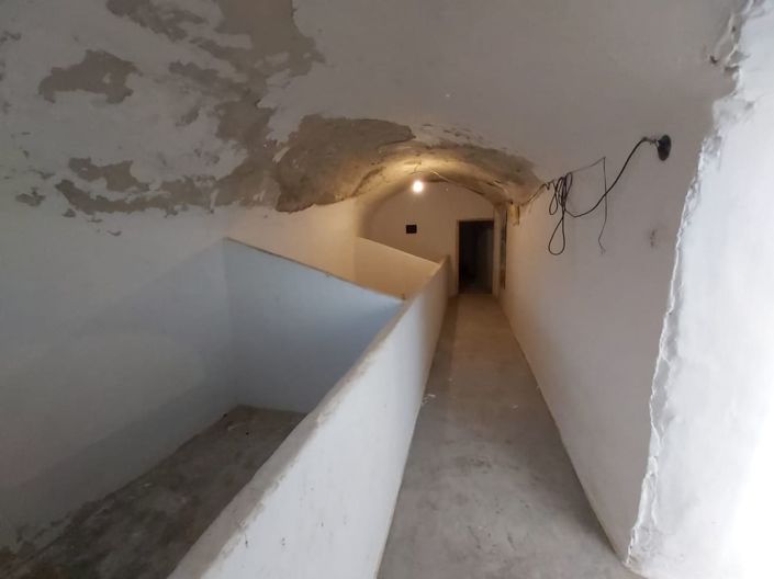Image No.40-4 Bed House for sale