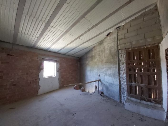 Image No.44-4 Bed House for sale