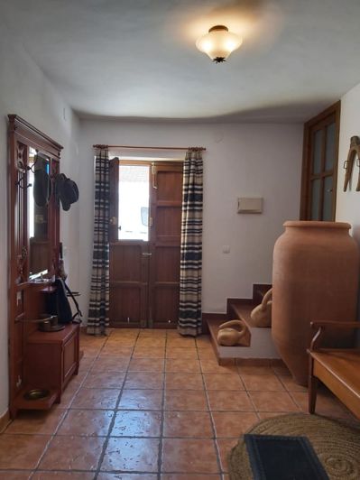 Image No.7-4 Bed House for sale