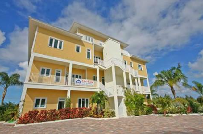 Image No.1-Condo de 2 chambres à vendre à Grand Bahama