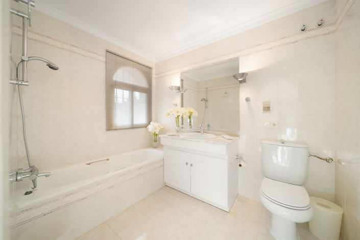 Image No.26-4 Bed Villa for sale