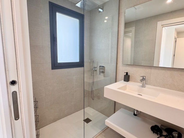 Image No.15-3 Bed Apartment for sale