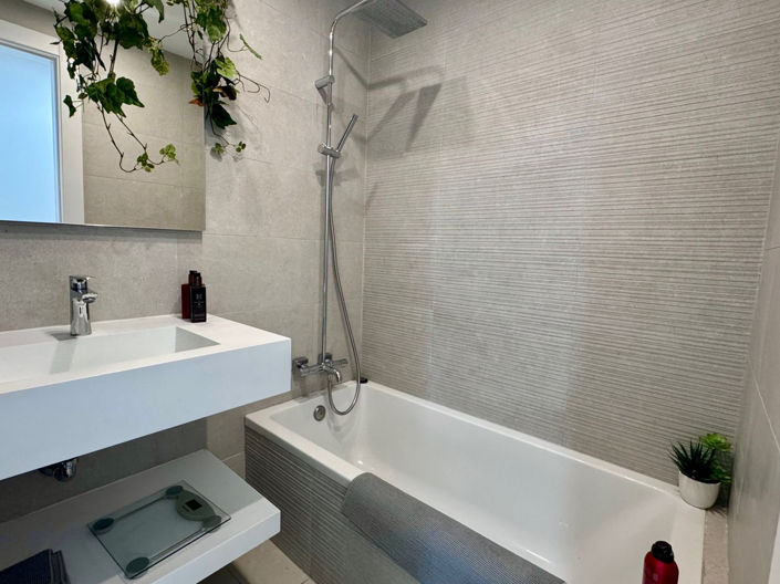 Image No.19-3 Bed Apartment for sale