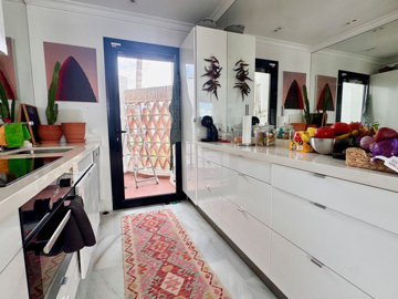 10-bb915d1cb19341576dcdc994b81ab9c5