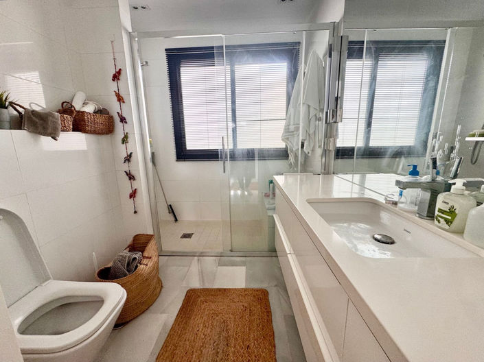 Image No.17-2 Bed Apartment for sale