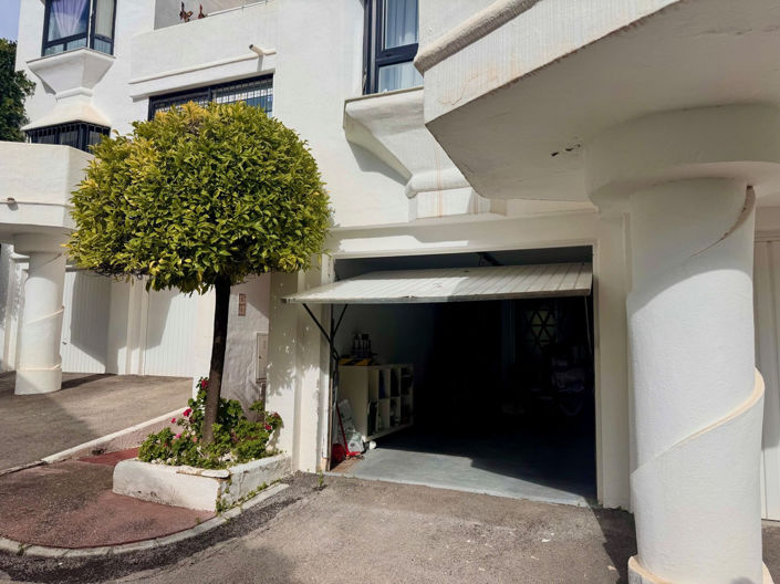 Image No.20-2 Bed Apartment for sale