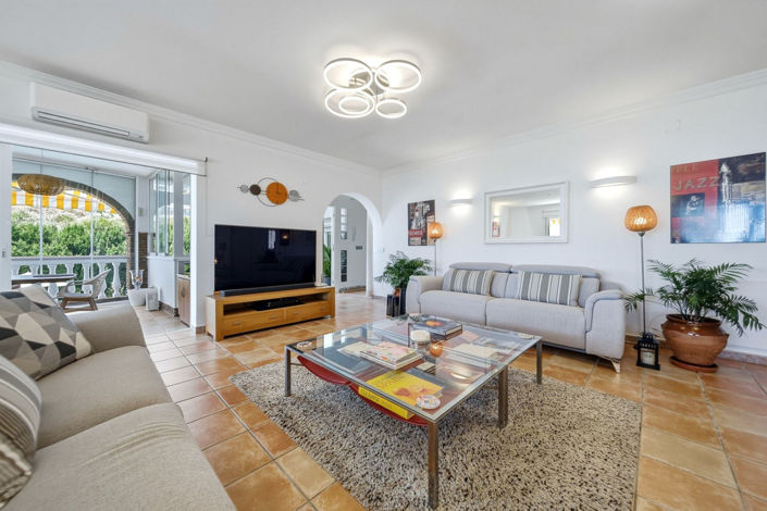 Image No.3-5 Bed Villa for sale