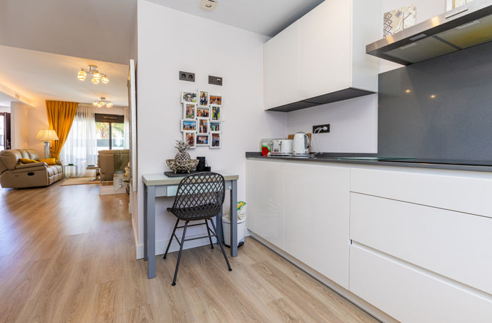 Image No.17-3 Bed House for sale