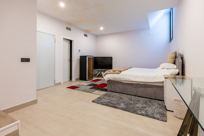 Image No.25-3 Bed House for sale