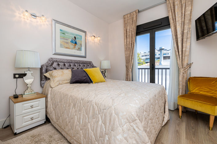 Image No.10-3 Bed House for sale