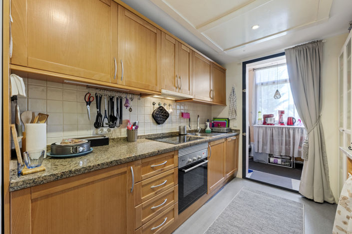 Image No.10-2 Bed Property for sale