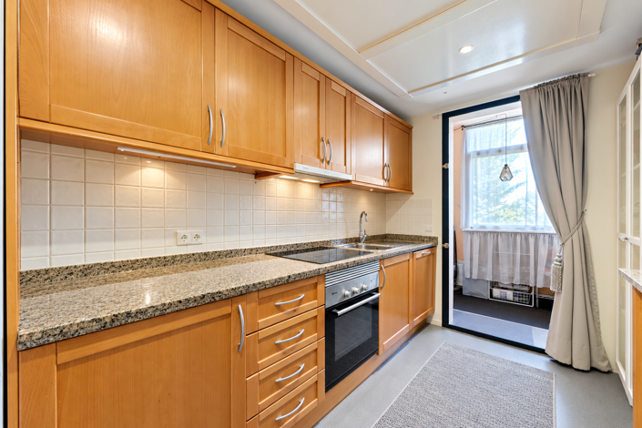Image No.11-2 Bed Property for sale