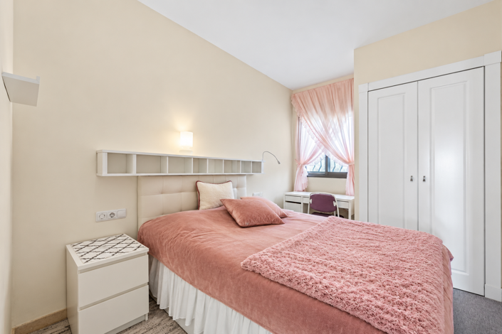 Image No.8-2 Bed Property for sale