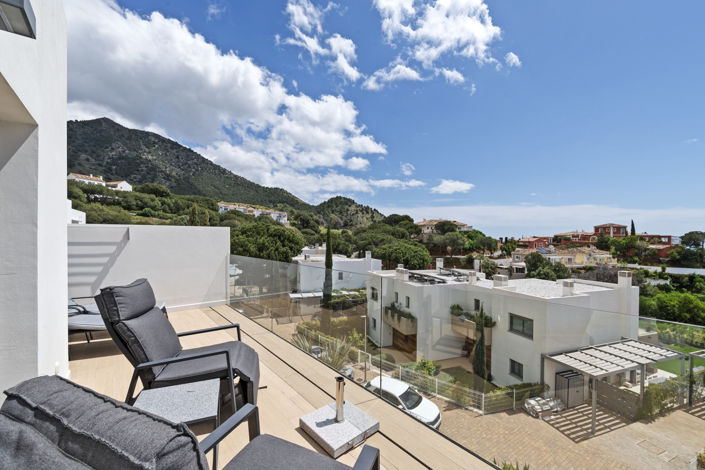 Image No.11-3 Bed House for sale