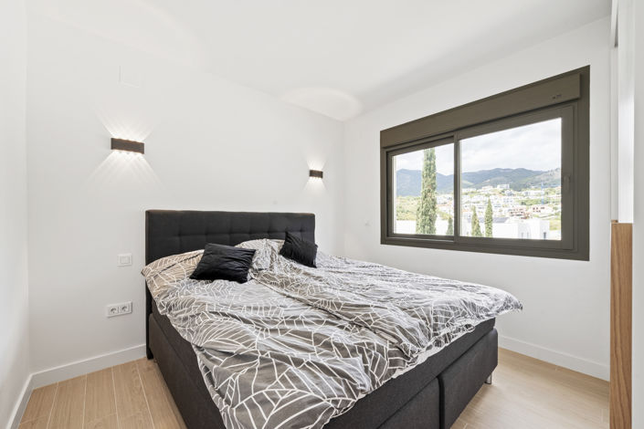 Image No.17-3 Bed House for sale