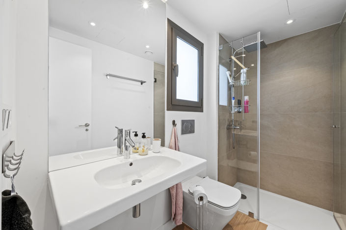 Image No.22-3 Bed House for sale