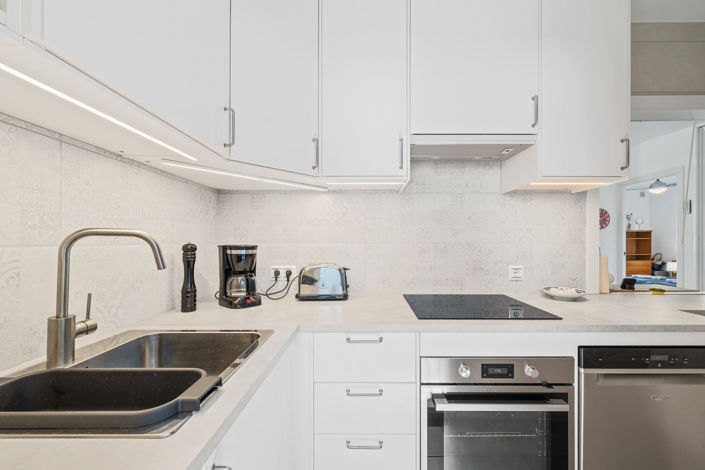 Image No.12-2 Bed Property for sale