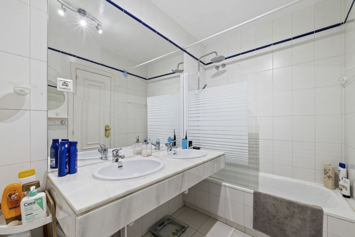 Image No.5-2 Bed Property for sale