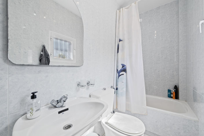 Image No.7-2 Bed Property for sale