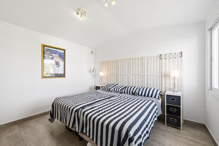 Image No.9-2 Bed Property for sale