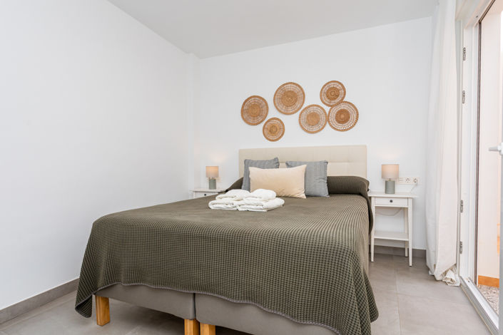 Image No.14-17 Bed Property for sale