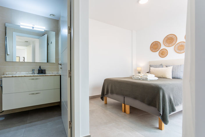 Image No.16-17 Bed Property for sale