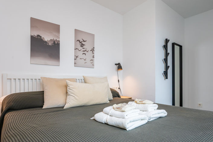 Image No.19-17 Bed Property for sale