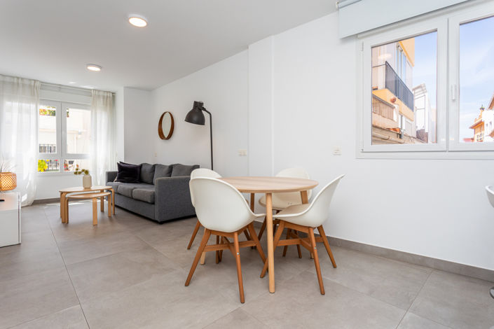 Image No.24-17 Bed Property for sale