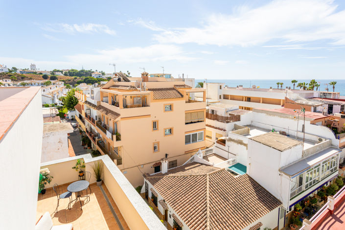 Image No.26-17 Bed Property for sale