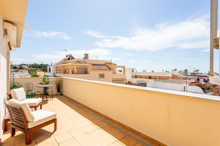 Image No.35-17 Bed Property for sale