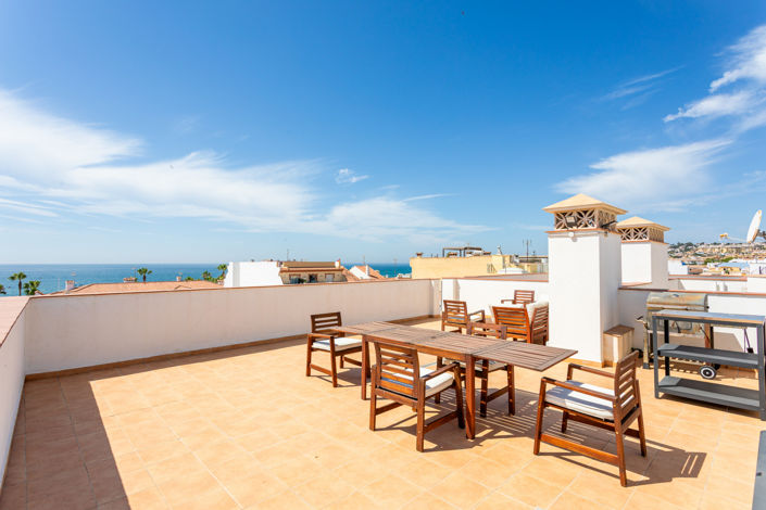 Image No.39-17 Bed Property for sale