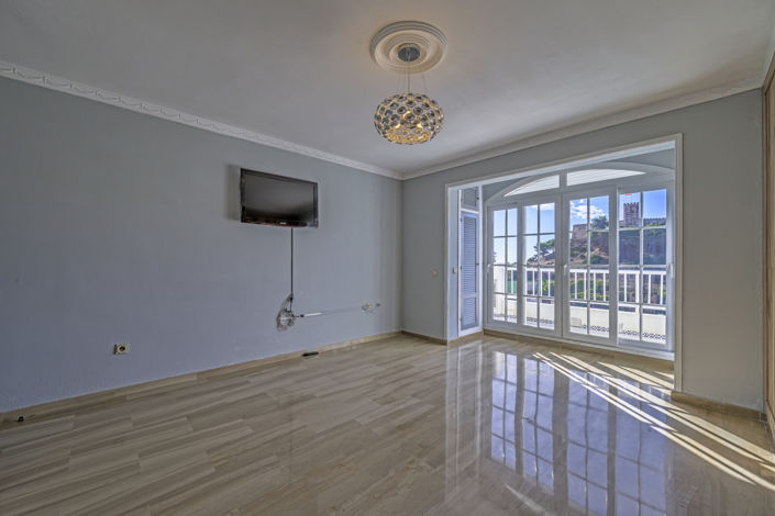 Image No.10-4 Bed Property for sale