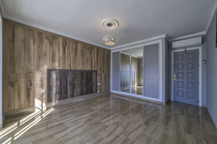 Image No.11-4 Bed Property for sale