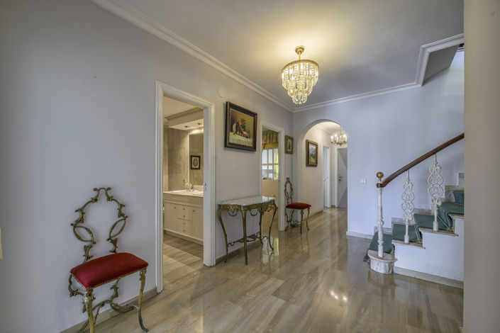 Image No.20-4 Bed Property for sale