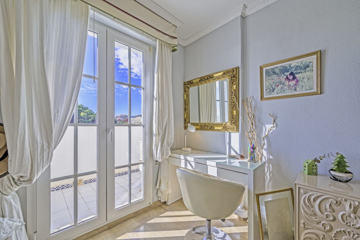 Image No.7-4 Bed Property for sale