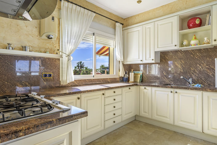 Image No.15-7 Bed Villa for sale