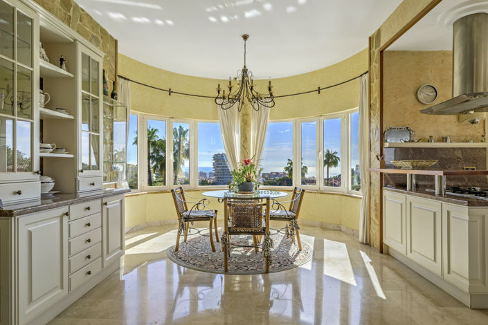 Image No.17-7 Bed Villa for sale