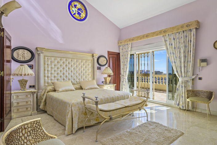 Image No.4-7 Bed Villa for sale