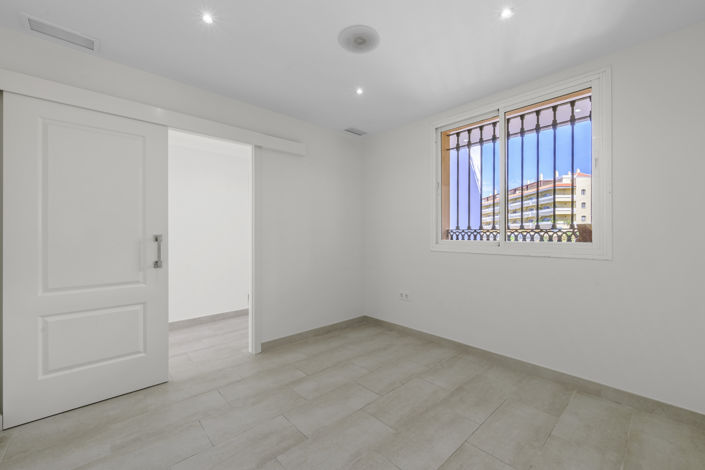 Image No.18-3 Bed Apartment for sale