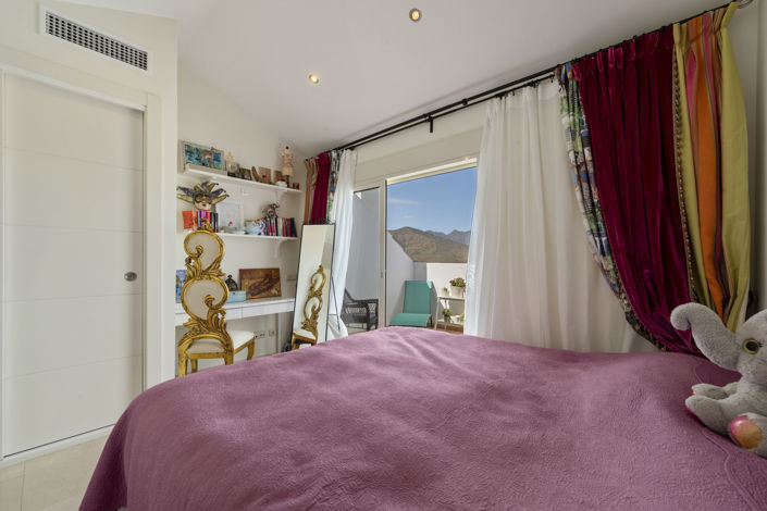 Image No.10-3 Bed Townhouse for sale